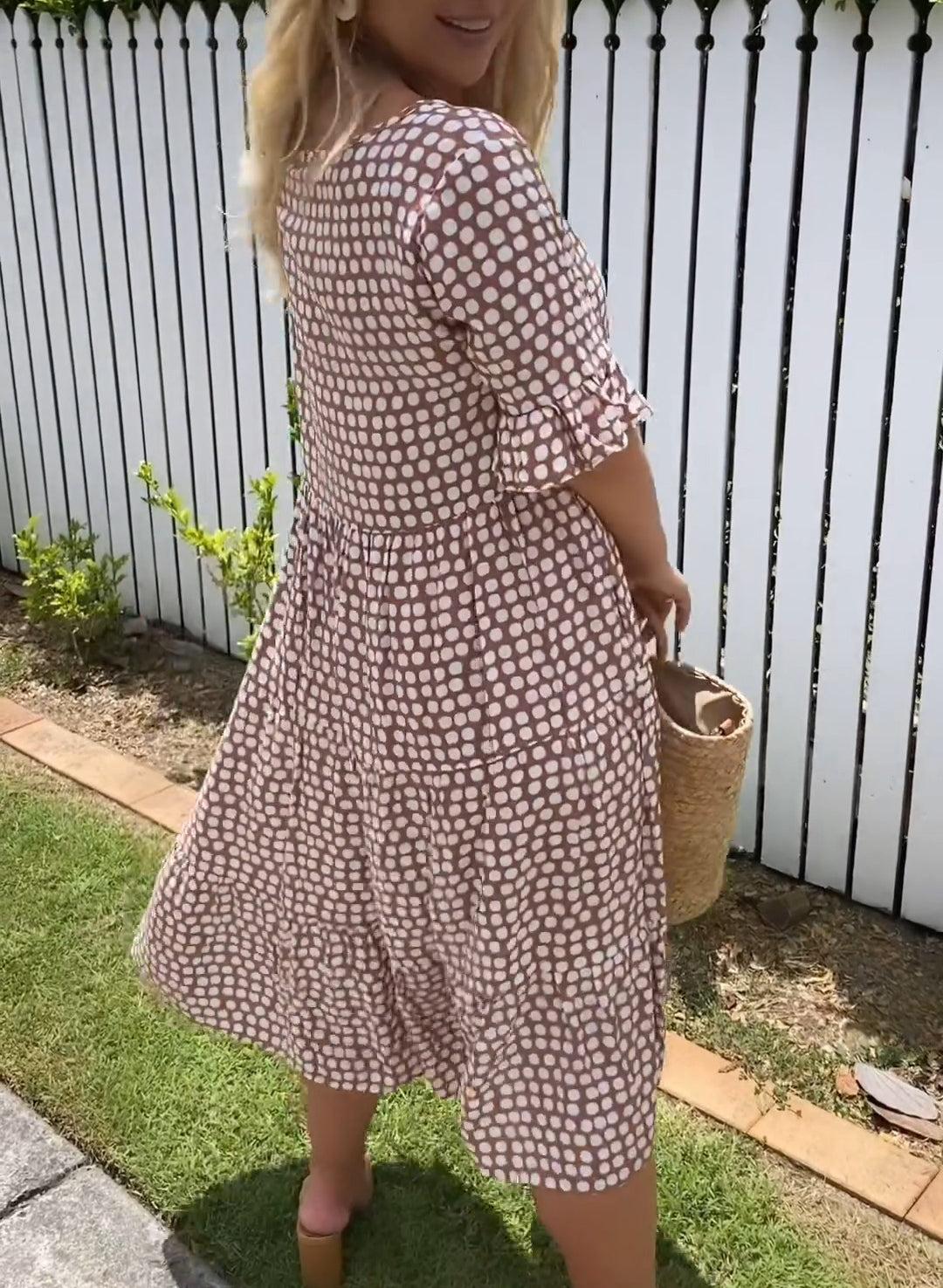 Nicola - Robe Midi à Manches Courtes