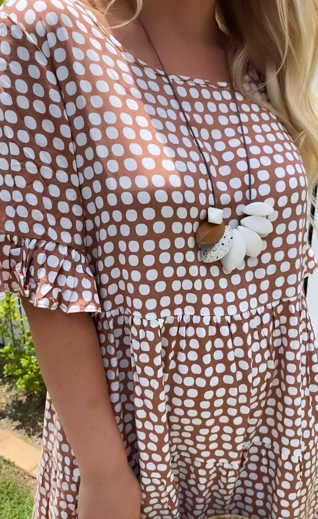 Nicola - Robe Midi à Manches Courtes