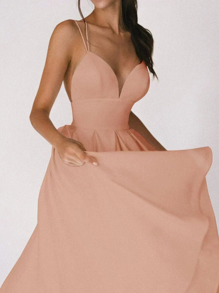 Elara - Robe Minimaliste Élégante