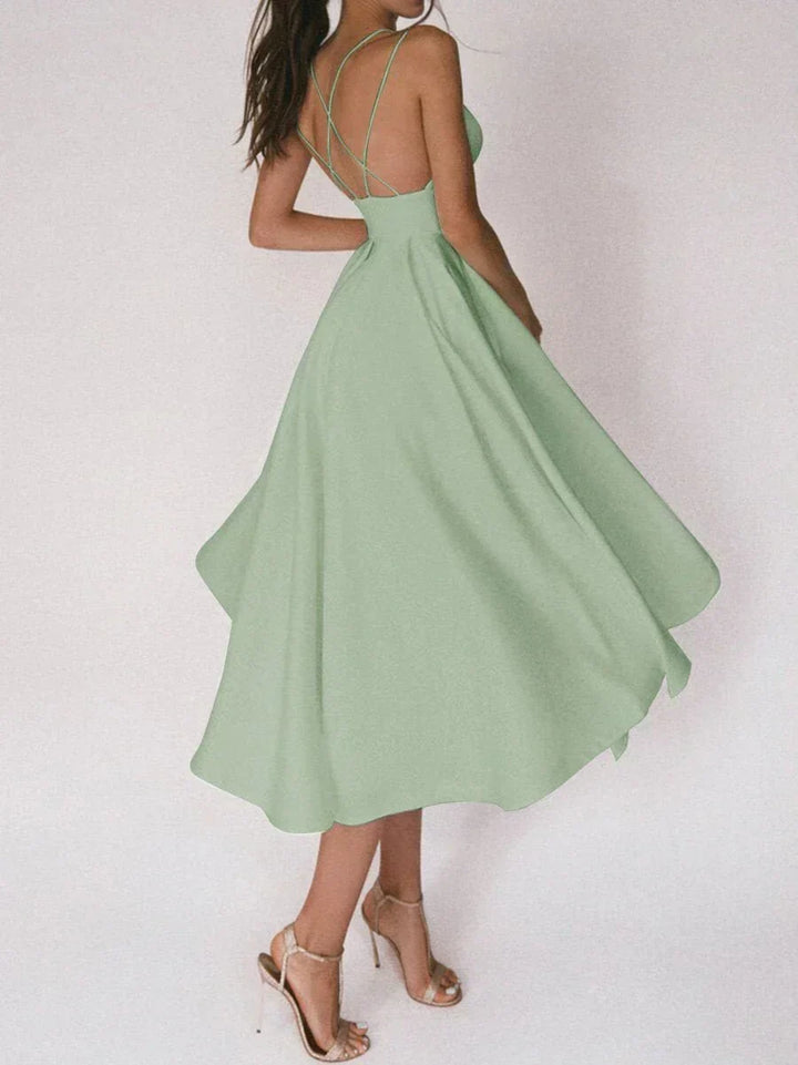 Elara - Robe Minimaliste Élégante