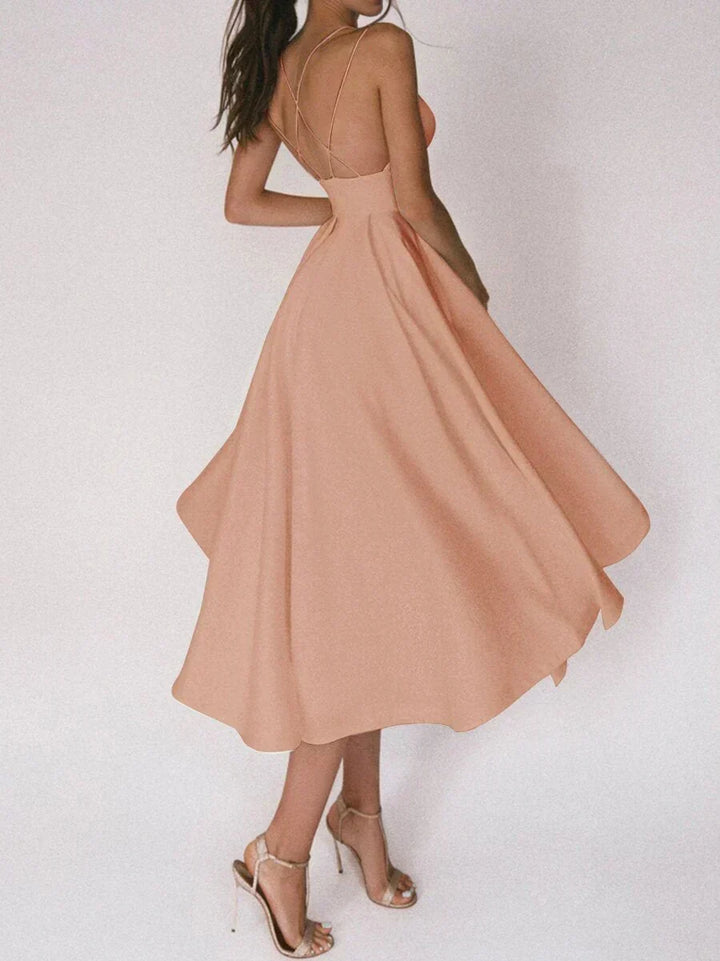 Elara - Robe Minimaliste Élégante